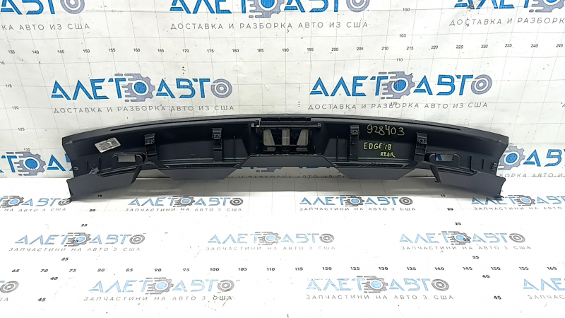 Накладка проема багажника Ford Edge 15-24 черная, царапины, сломаны крепления