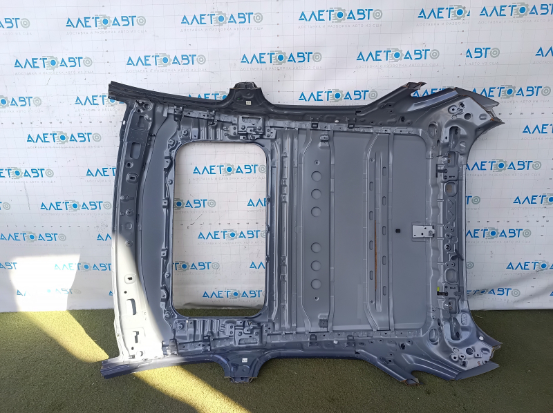 Крыша металл Mazda CX-30 20-25 под люк и антенну, отпилена, тычки, вмятинка