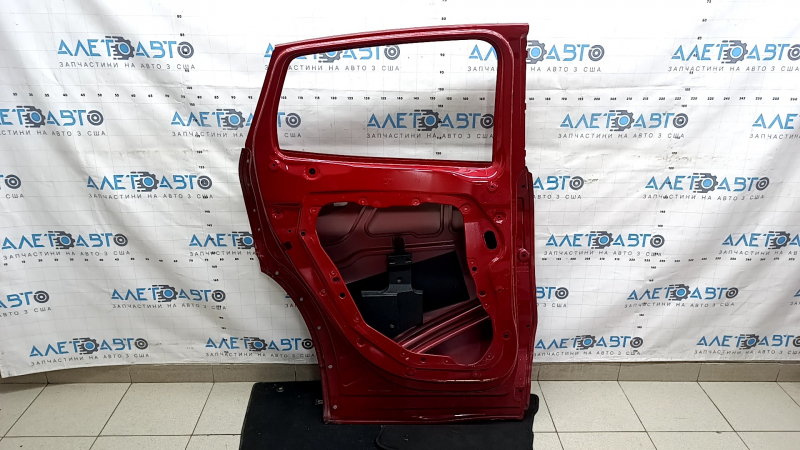 Дверь голая задняя левая Mercedes H247 GLA 20-26 красный 993, сколы