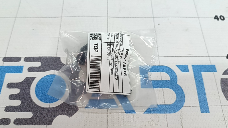 Датчик ABS передний правый Lexus GS300 GS350 GS430 06-11 awd