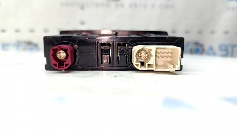 USB HUB Mercedes H247 GLA 20-23 центральный, 1 type-C