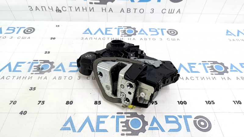Замок двери передней левой Toyota Rav4 13-18 keyless
