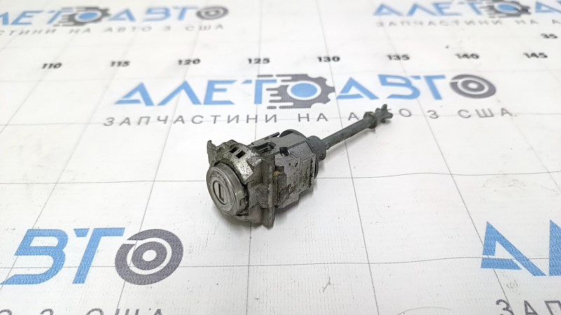 Личинка замка двери передней левой Toyota Rav4 13-18 под keyless, без ключей