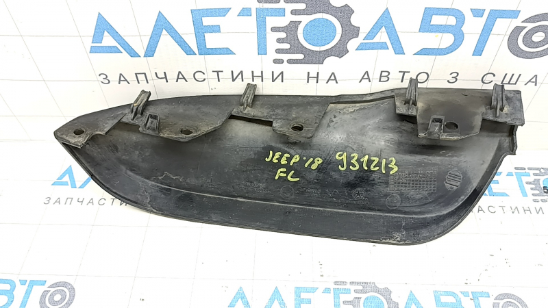 Вставка переднего бампера под накладку левая Jeep Grand Cherokee WK2 14-21 структура, царапины