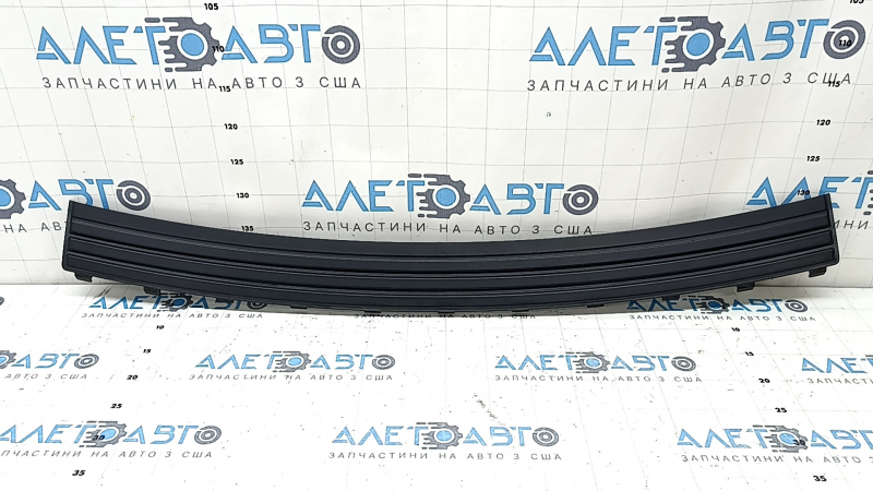 Накладка заднего бампера верхняя Jeep Grand Cherokee WK2 11-21 структура, царапины