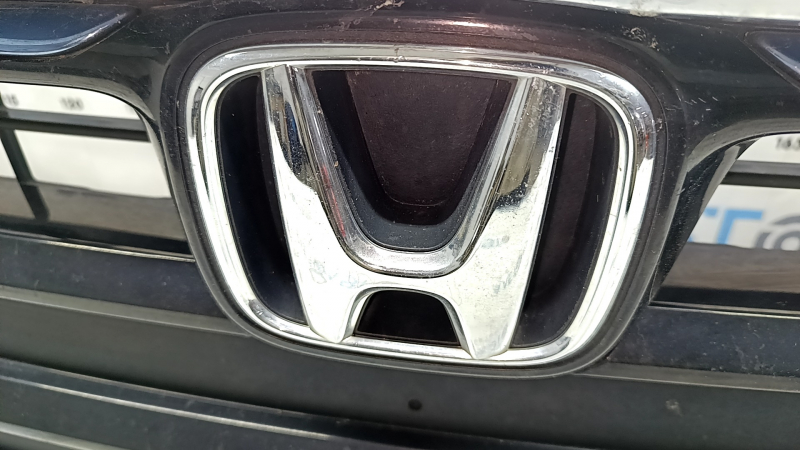 Решетка радиатора grill Honda Insight 19-22 в сборе с эмблемой, сколы, потерта
