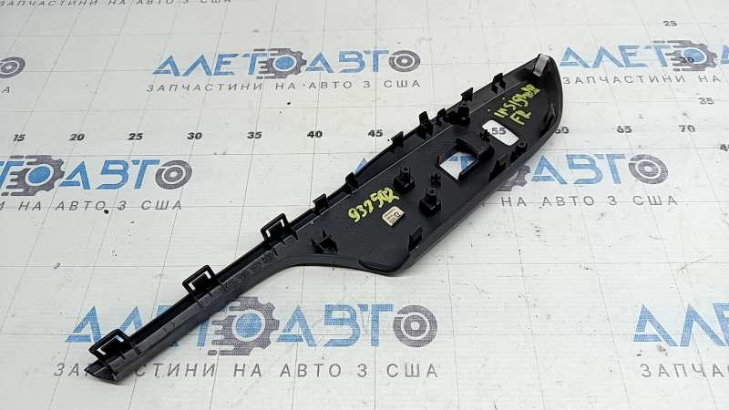 Накладка управления стеклоподъемником передним правым Honda Insight 19-22 черная, царапины