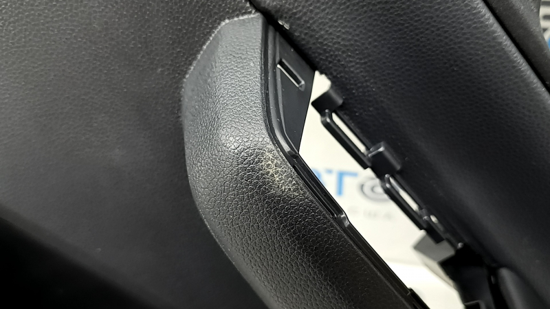 Обшивка двери карточка задняя правая Honda CRV 23-26 кожа черная с оранжевой строчкой, Sport, молдинг черный глянец, царапины