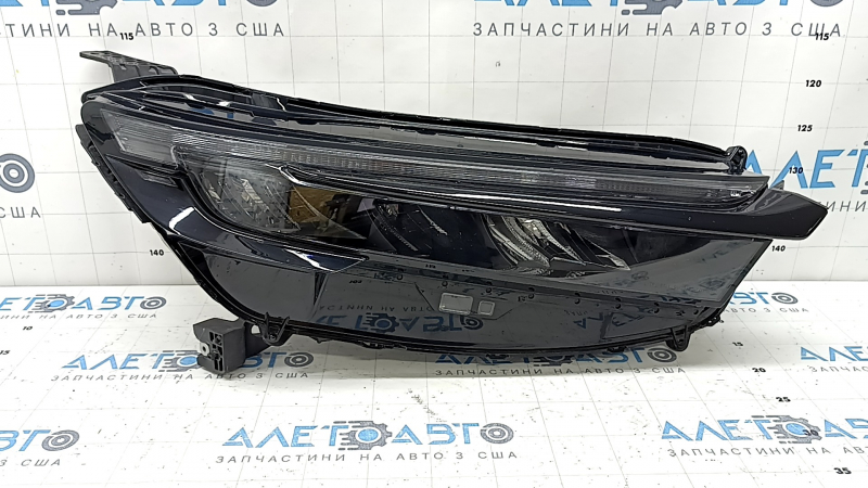 Фара передняя правая в сборе Honda CRV 23-26 LED с черным глянцевым молдингом, царапина