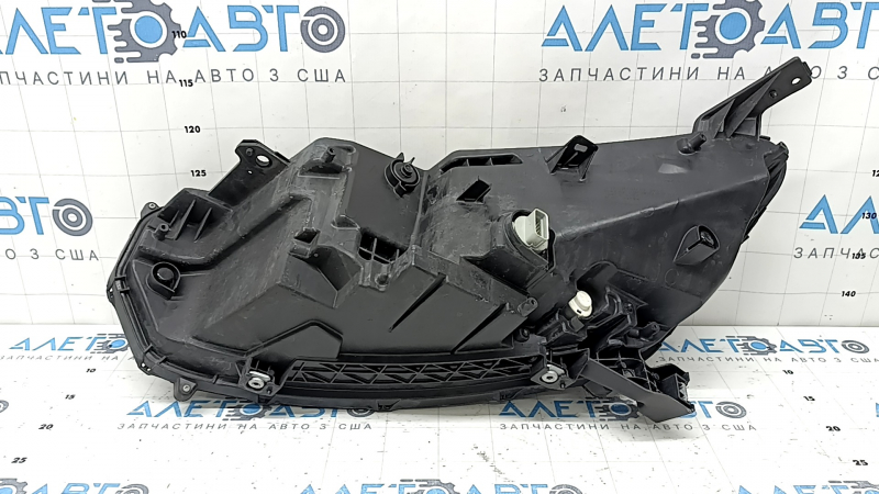 Фара передняя правая в сборе Honda CRV 23-26 LED с черным глянцевым молдингом, царапина