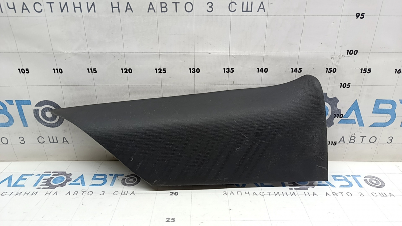 Накладка задней стойки левая верхняя Dodge Challenger 15-23 черная, царапины