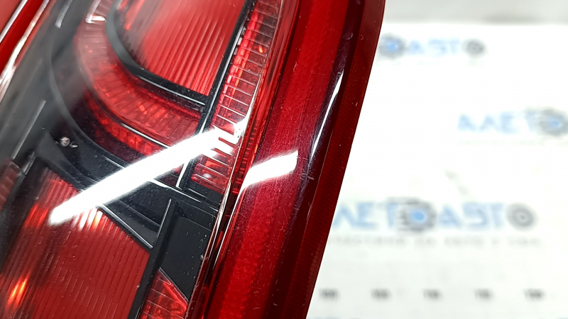 Фонарь внутренний дверь багажника левый Kia Niro 17-20 LED, царапины, скол