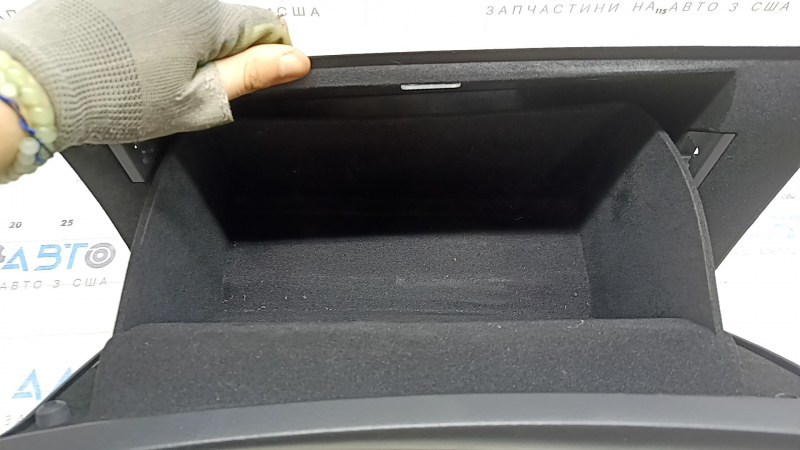 Перчаточный ящик, бардачок Lincoln MKZ 17-20 черный