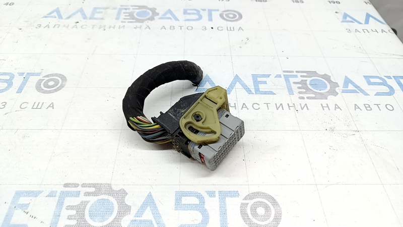 Фишка на блок ECU компьютер двигателя Lincoln MKZ 13-20 hybrid, серая