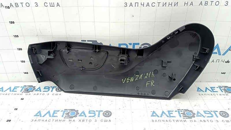 Накладка боковая пассажирского сидения правая Toyota Venza 21-22 черная, под электро управление