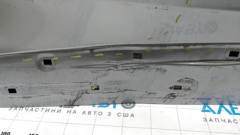 Дверь голая задняя правая Hyundai Tucson 22-23 серебро R2T, вмятины