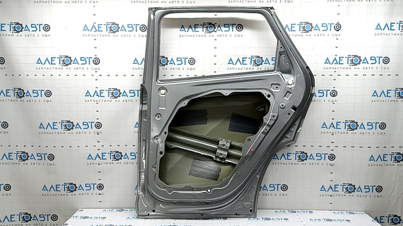 Дверь голая задняя правая Hyundai Tucson 22-23 серебро R2T, вмятины