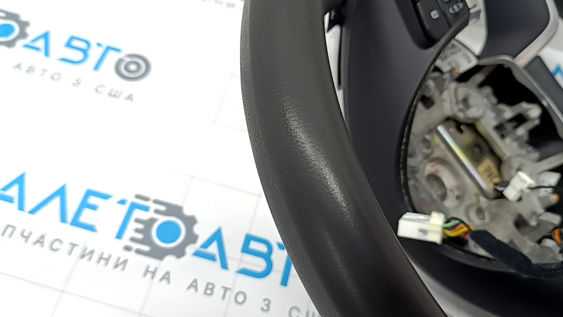 Руль голый Hyundai Tucson 22-24 1.6T HEV, резина черная с кнопками и накладками, потерт
