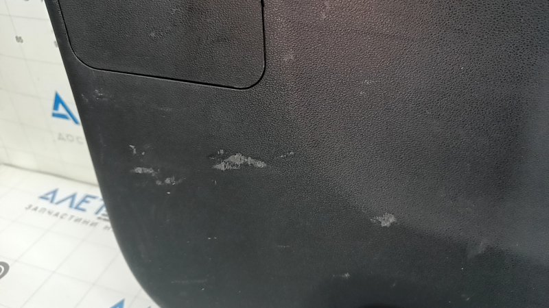 Обшивка двери багажника нижняя Hyundai Tucson 22-26 черная, с ручкой, царапины, потерта