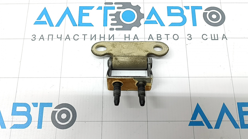 Петля двери багажника правая Lexus CT200h 14-17