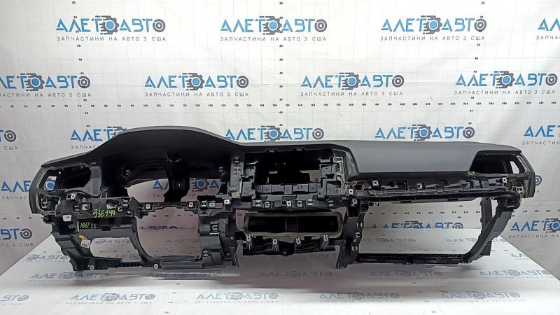 Торпедо передняя панель с AIRBAG VW Jetta 19-26 черная
