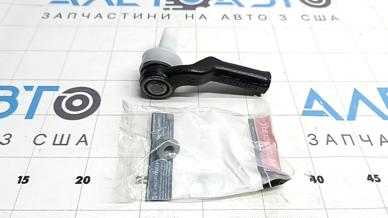 Рулевой наконечник правый Ford Escape MK3 13-19