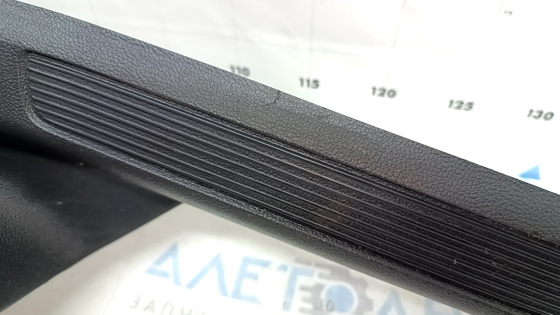 Накладка порога левая VW Jetta 19-26 черная, царапины