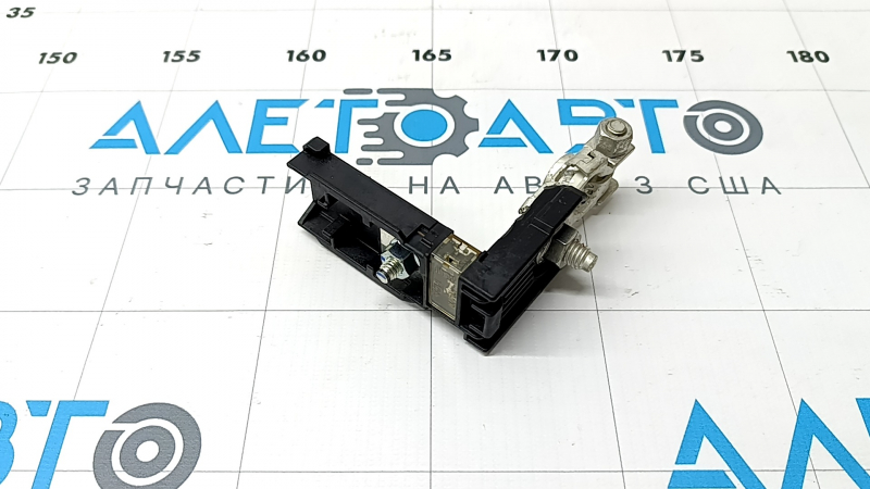 Клемма плюсовая Lexus CT200h 11-17 с предохранителем
