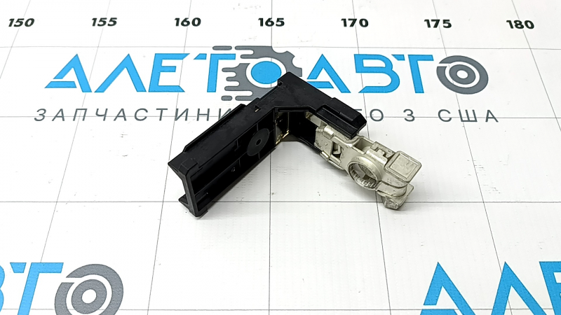 Клемма плюсовая Lexus CT200h 11-17 с предохранителем
