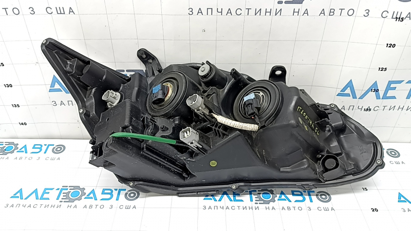 Фара передняя левая Lexus CT200h 12-17 галоген, под полировку