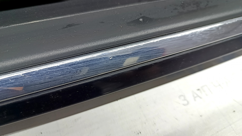 Решетка радиатора grill VW Jetta 22-24 без эмблемы, под радар, царапины, песок