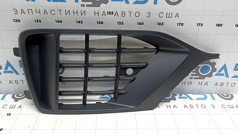 Решетка переднего бампера левая Audi Q8 19-23 структура под парктроник