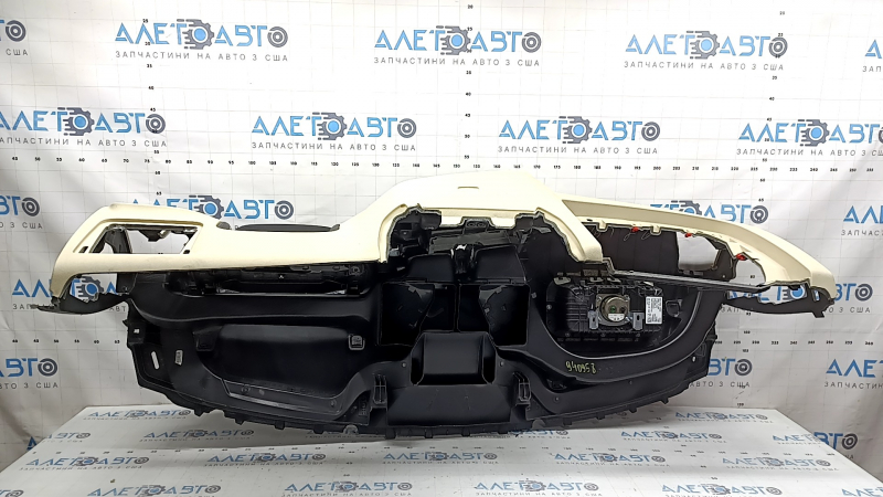Торпедо передняя панель с AIRBAG BMW X3 G01 18-21 черно-бежевое, без проекции, с накладками и центральным дефлектором, вздулся лак