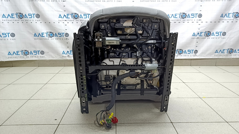 Пассажирское сидение Audi Q7 20-24 кожа серая, c airbag, подогрев, электро, царапины, под химчистку