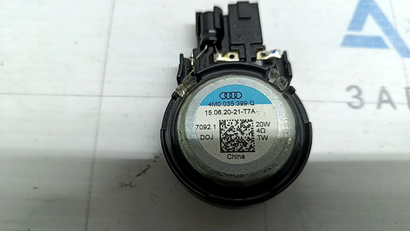 Динамик пищалка центральной стойки правый Audi Q7 16-26 Bang and Olufsen