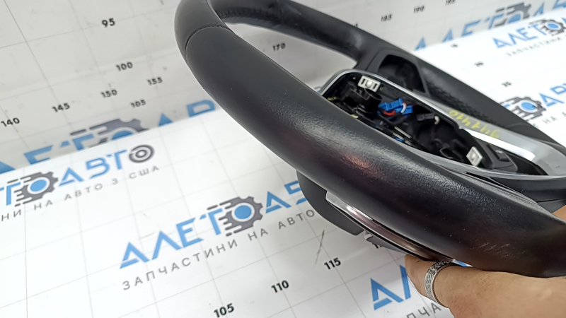 Руль голый BMW X3 G01 18-24 кожа, черный, с подогревом, с накладкой, с кнопкой подогрева и лепестками, царапины
