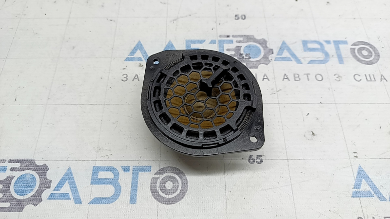 Динамик в торпеде правый Audi Q7 20-26 Bang and Olufsen