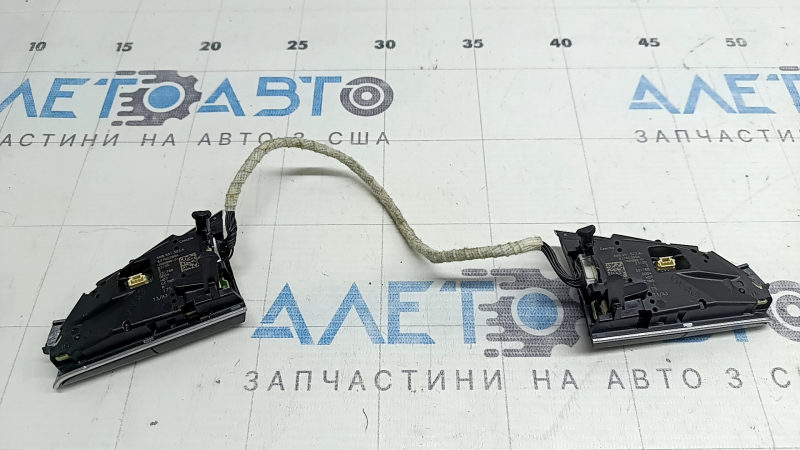 Кнопки управления на руле Audi Q7 21-26 под подогрев руля