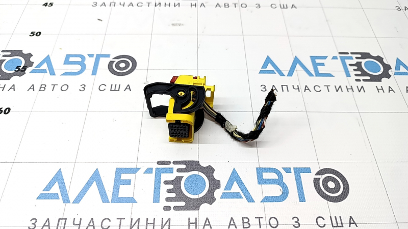 Фишка на модуль srs airbag компьютер подушек безопасности Audi Q5 80A 18-24 малая