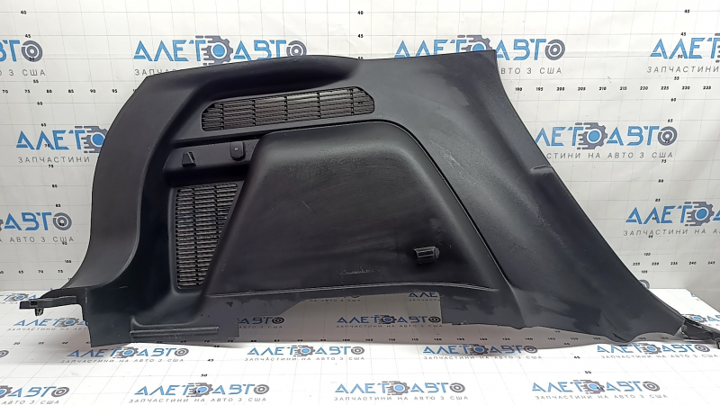 Обшивка арки левая Ford Escape MK4 20-26 черная, с прикуривателем царапины, затерта