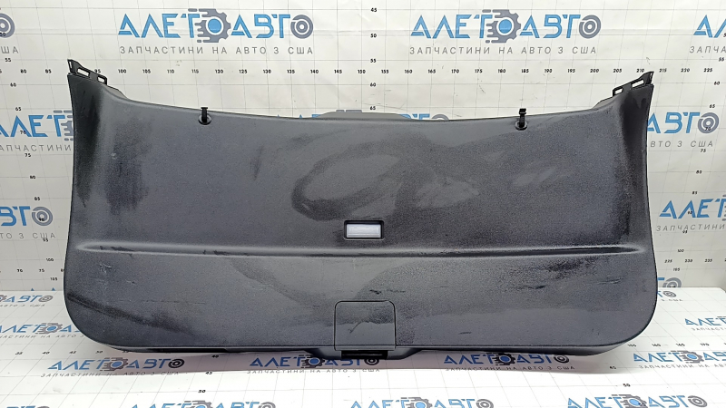Обшивка двери багажника нижняя Ford Escape MK4 20-22 черная, царапина