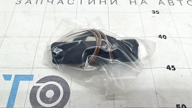 Кнопка открытия двери багажника Hyundai Santa FE Sport 13-16