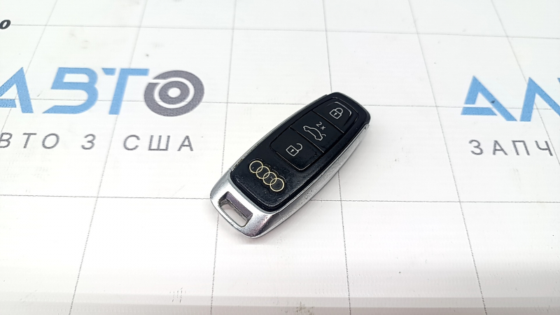 Ключ smart Audi Q7 21-26 4 кнопки, царапины, тычки, потерт