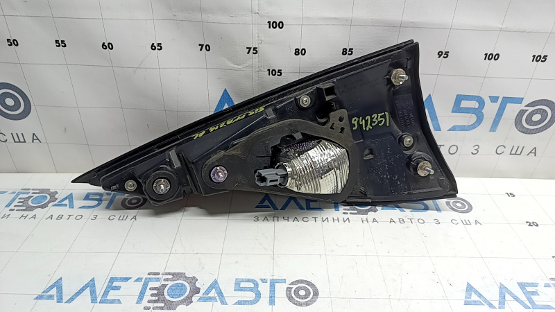 Фонарь внутренний дверь багажника левый Toyota Sienna 21-22 LE, XLE, Woodland, потерт