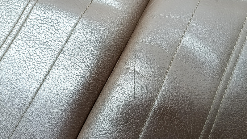 Обшивка подушки водительского сиденья Audi Q5 80A 18-20 кожа коричневая, Standard, с подогревом, царапины, потерта, примята