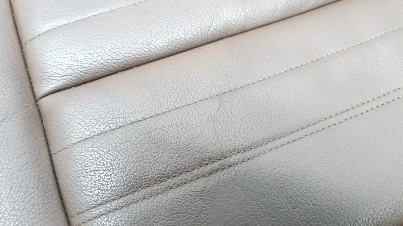 Обшивка подушки пассажирского сиденья Audi Q5 80A 18-20 кожа коричневая, Standard, с подогревом, примята