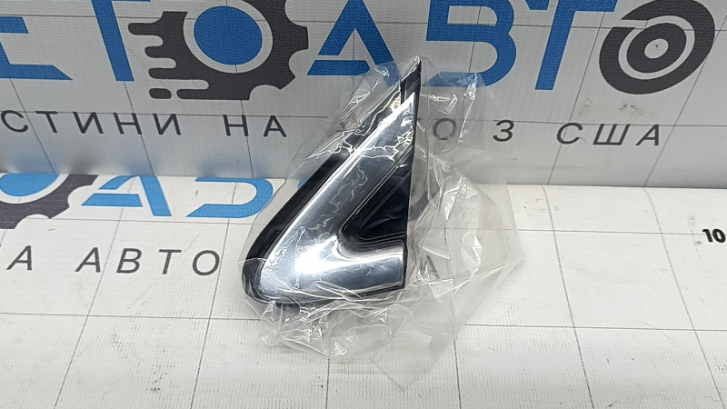 Треугольник молдинг крыла передний левый Hyundai Santa FE 19-23