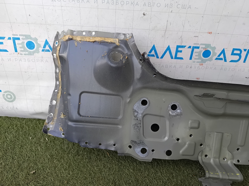 Задняя панель Volvo XC60 18-26 2 части, синяя, высверлена, примят кронштейн