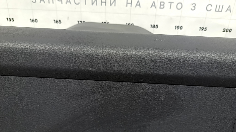 Обшивка двери багажника нижняя Toyota Sienna 21-26 темно-серая, потерта