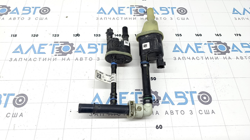 Клапан топливного абсорбера Ford Escape MK4 20-26 hybrid, без кронштейна и трубки
